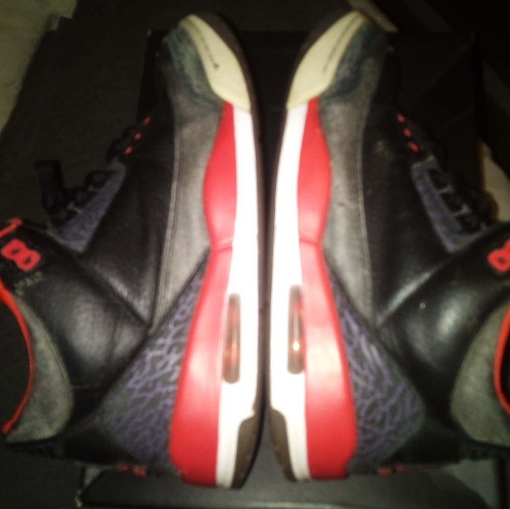 Air Jordan 3 Bright Crimson Size 10